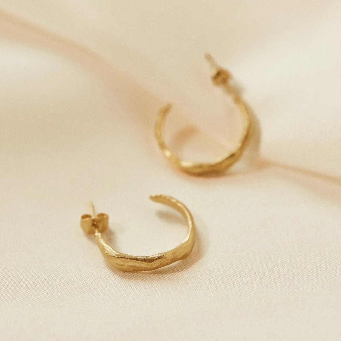 Zephir Hoop Earrings - Gold - Lily King