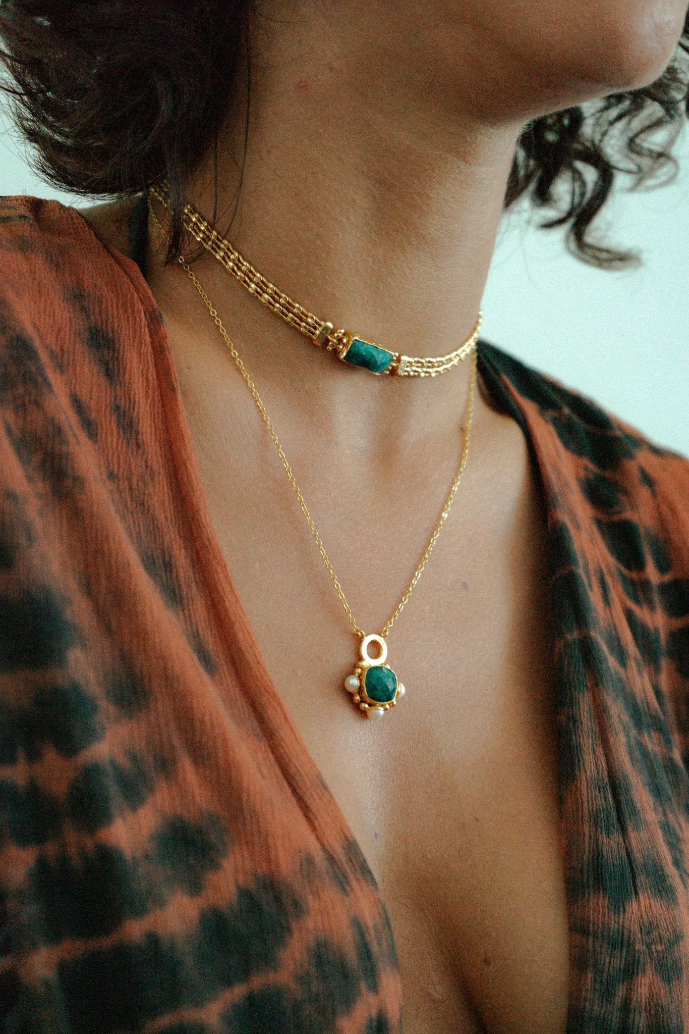 Esther Emerald & Pearl Pendant Necklace - Lily King